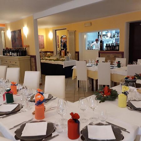 Locanda Della Luna Rossa Calosso エクステリア 写真